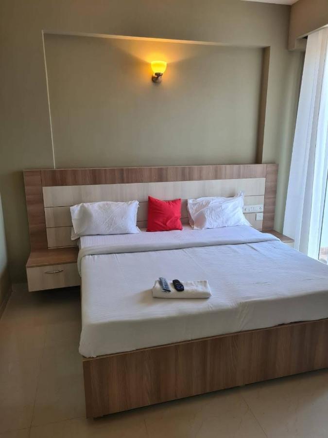 Dubey Homestay - 500 Meter From Temple Вриндавана Экстерьер фото